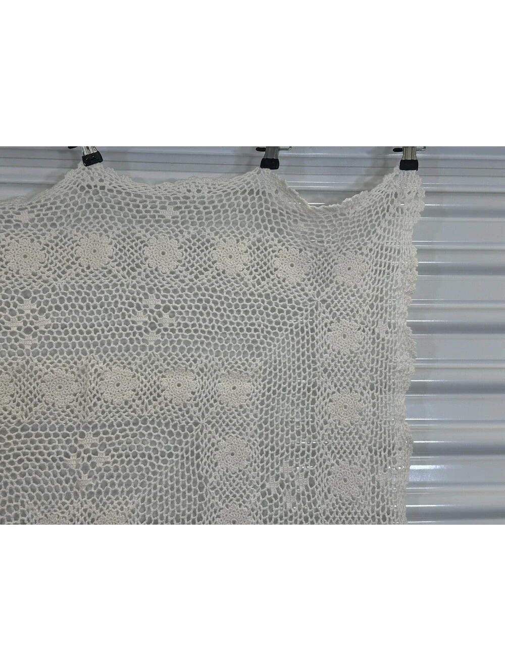 Vintage Crochet Tablecloth Topper Floral Pattern Cream White Scallop Edge 34x37
